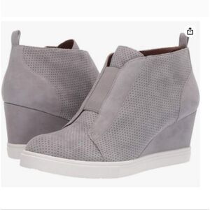Linea Paolo Felicia Wedge Sneakers in Grey Suede Size 6.5